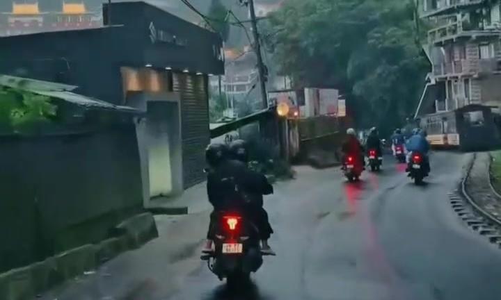 Darjeeling Monsoon Road Magic. Misty Darjeeling | Visit Darjeeling – AI-generated video on AITube